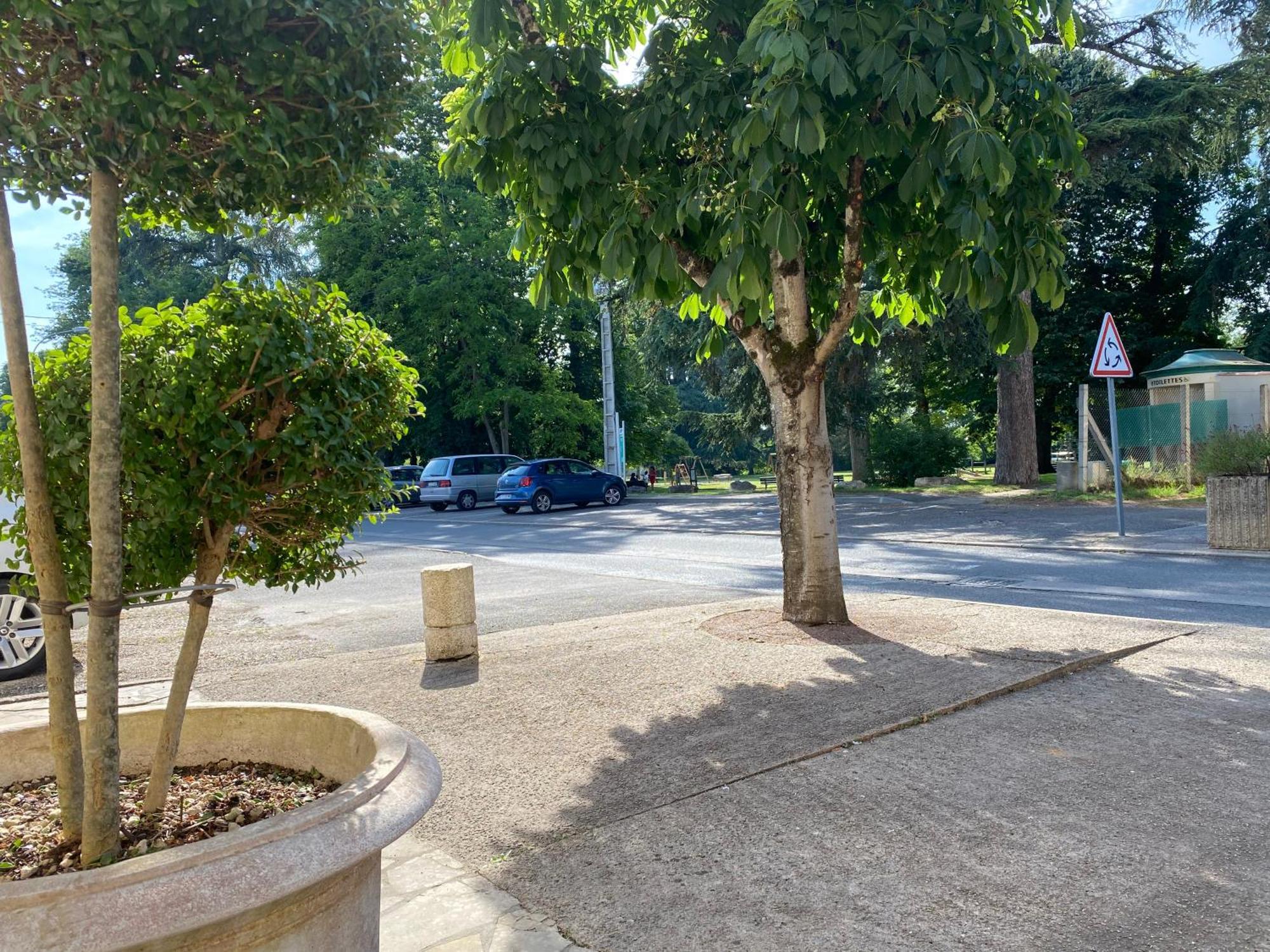 Saint-Vite La Maison Du Parc מראה חיצוני תמונה
